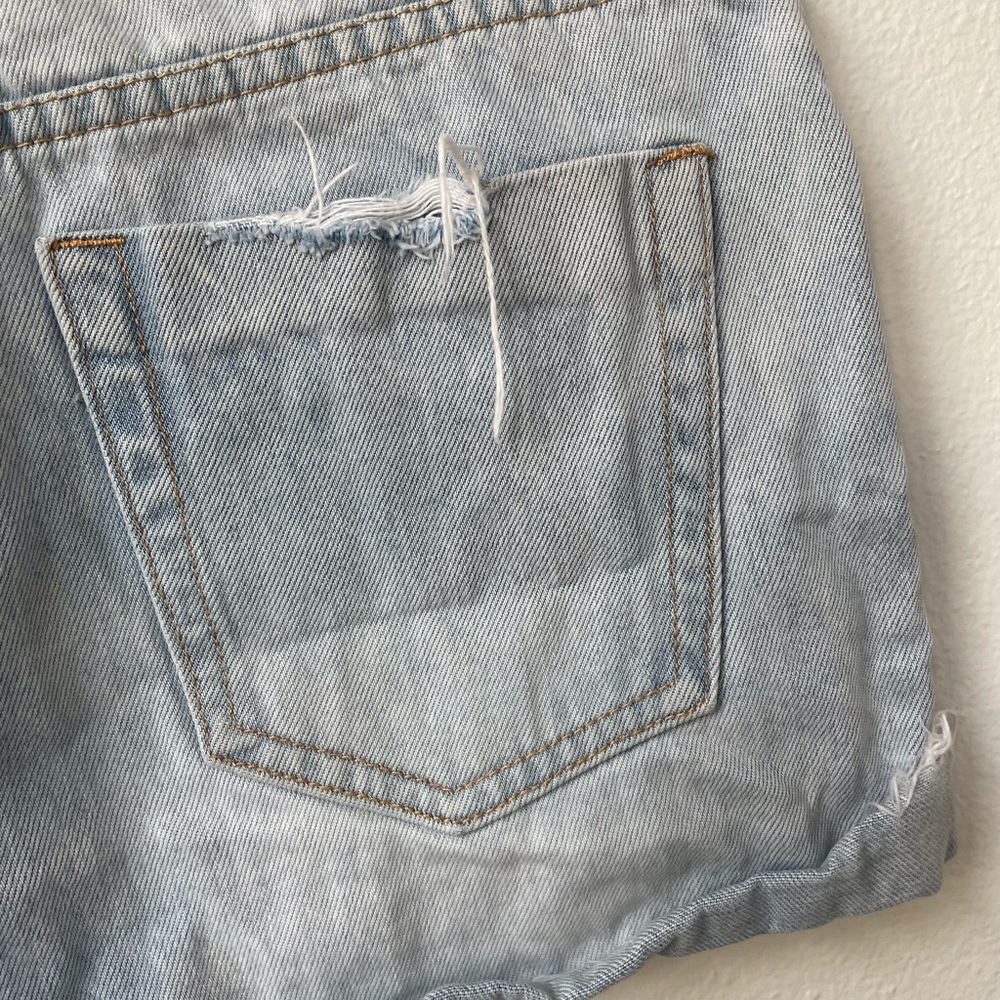 High Rise Button Up Distressed Shorts Size 27 - Picture 4 of 4